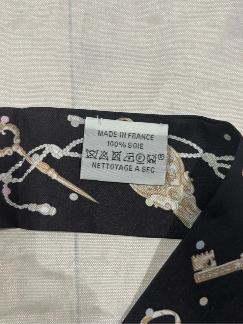 Hermes Twilly Scarf Silk Black Gold Key Print Skinny Scarf Wrap - Picture 2 of 4